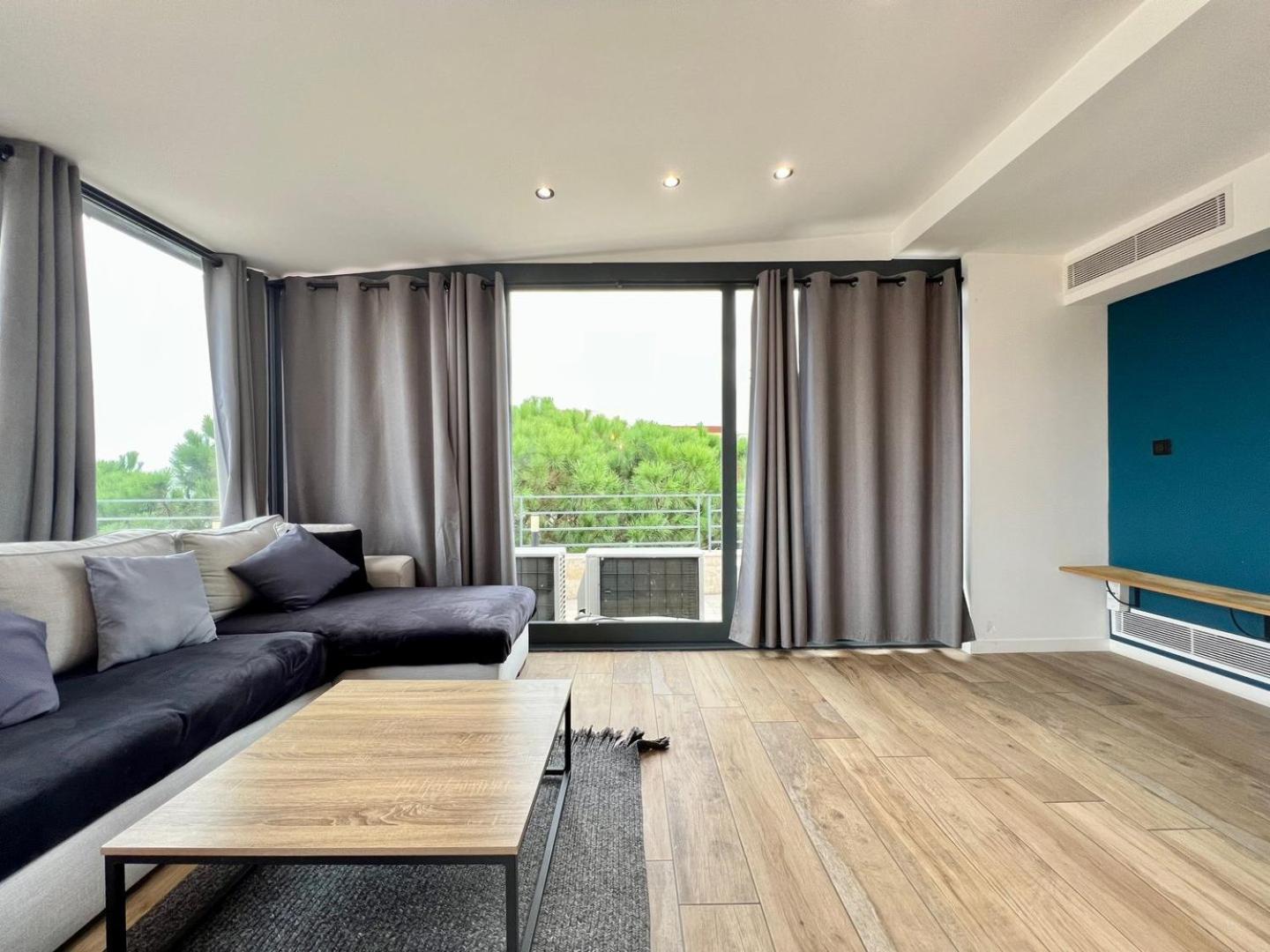 Sea And Mountain Views From Your Rooftop ! Saint-Laurent-du-Var Extérieur photo